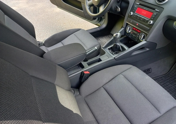 Audi A3 cena 28200 przebieg: 179000, rok produkcji 2010 z Jasło małe 121